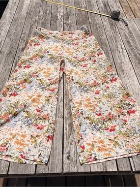 Floral Wide Leg Cropped Pants - Size M